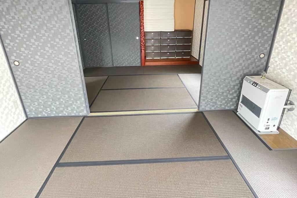 【ウポポイ近く】庭付きログハウステイスト・ Bbqセットあり 4名様まで同一料金 Shiraoi Buitenkant foto